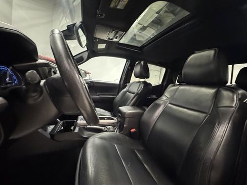 Used 2021 Toyota Tacoma Limited image 15
