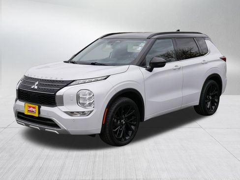 Used 2022 Mitsubishi Outlander SEL AWD/4WD image 3