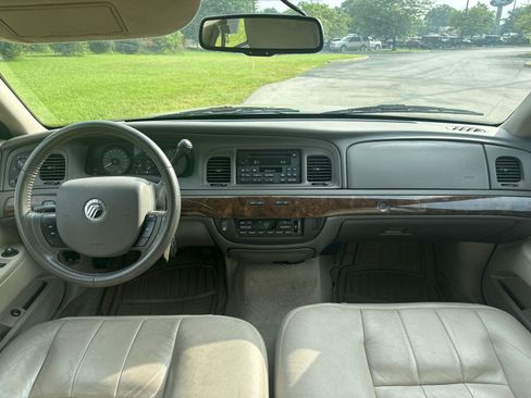 Used 2011 Mercury Grand Marquis LS RWD image 5