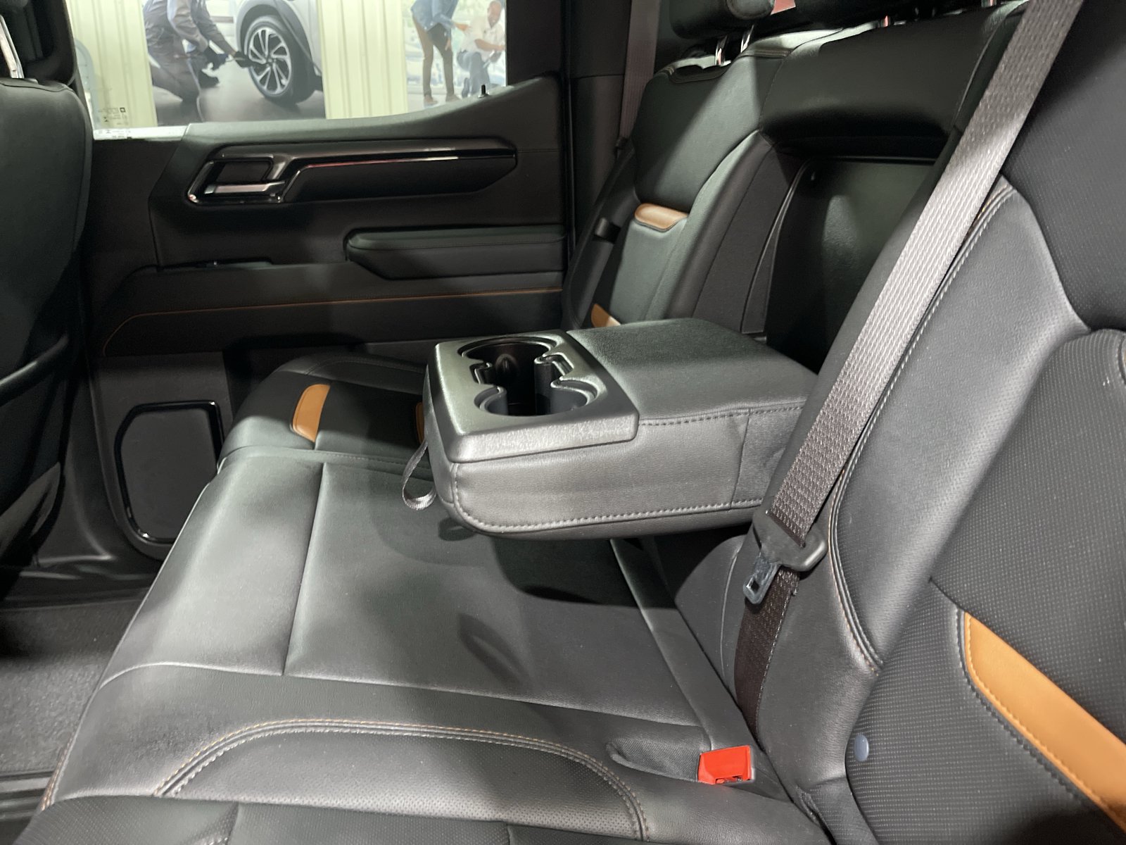 Used 2024 GMC Sierra 1500 AT4 w/ Technology Package AWD/4WD image 14