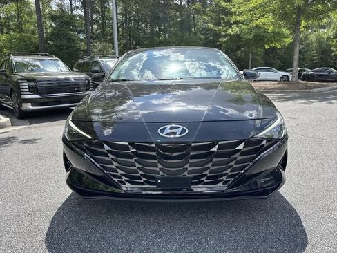 Certified 2023 Hyundai Elantra Limited FWD image 2