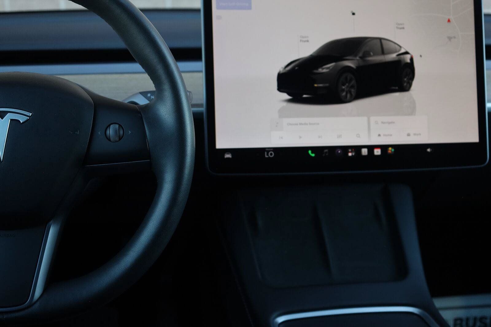 Used 2025 Tesla Model Y Long Range RWD image 33