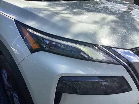 Used 2023 Nissan Rogue S AWD/4WD image 19