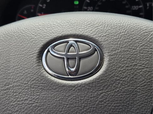 Used 2005 Toyota Camry LE FWD image 20