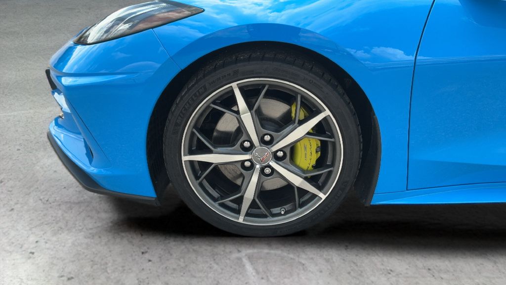 Used 2021 Chevrolet Corvette Stingray Premium Conv w/ Z51 Performance Package RWD image 20