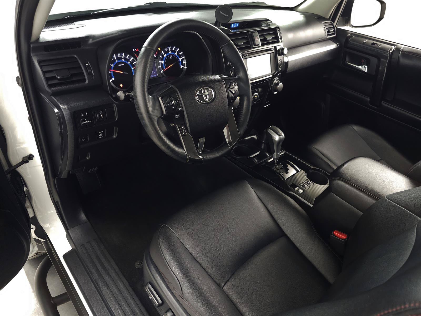 Used 2018 Toyota 4Runner TRD Off-Road Premium AWD/4WD image 15