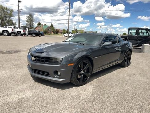 Used 2010 Chevrolet Camaro SS RWD image 3