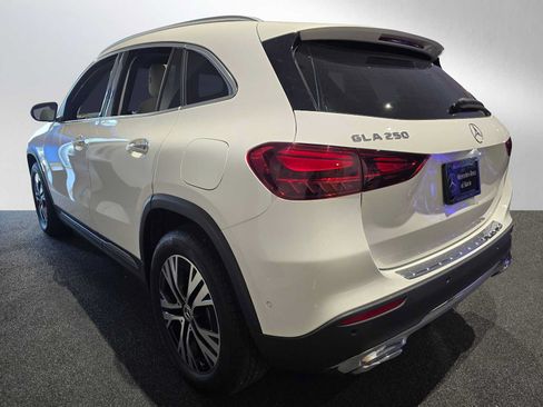 Used 2025 Mercedes-Benz GLA 250 4MATIC image 5
