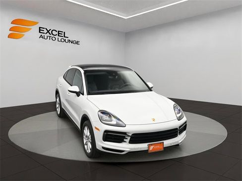 Used 2023 Porsche Cayenne Coupe image 57