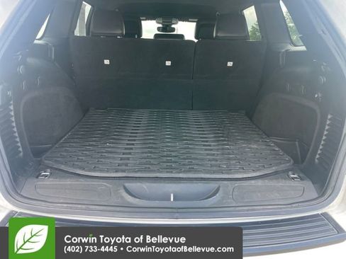 Used 2019 Jeep Grand Cherokee Altitude AWD/4WD image 29