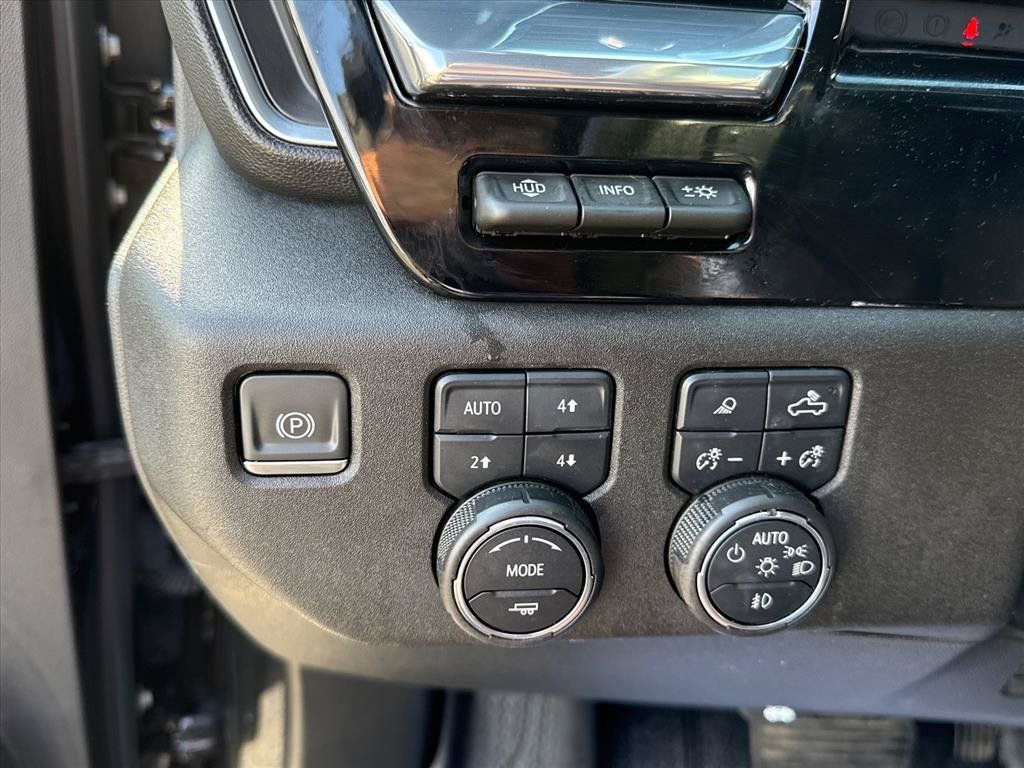 Used 2024 Chevrolet Silverado 2500 High Country w/ High Country Premium Package AWD/4WD image 23