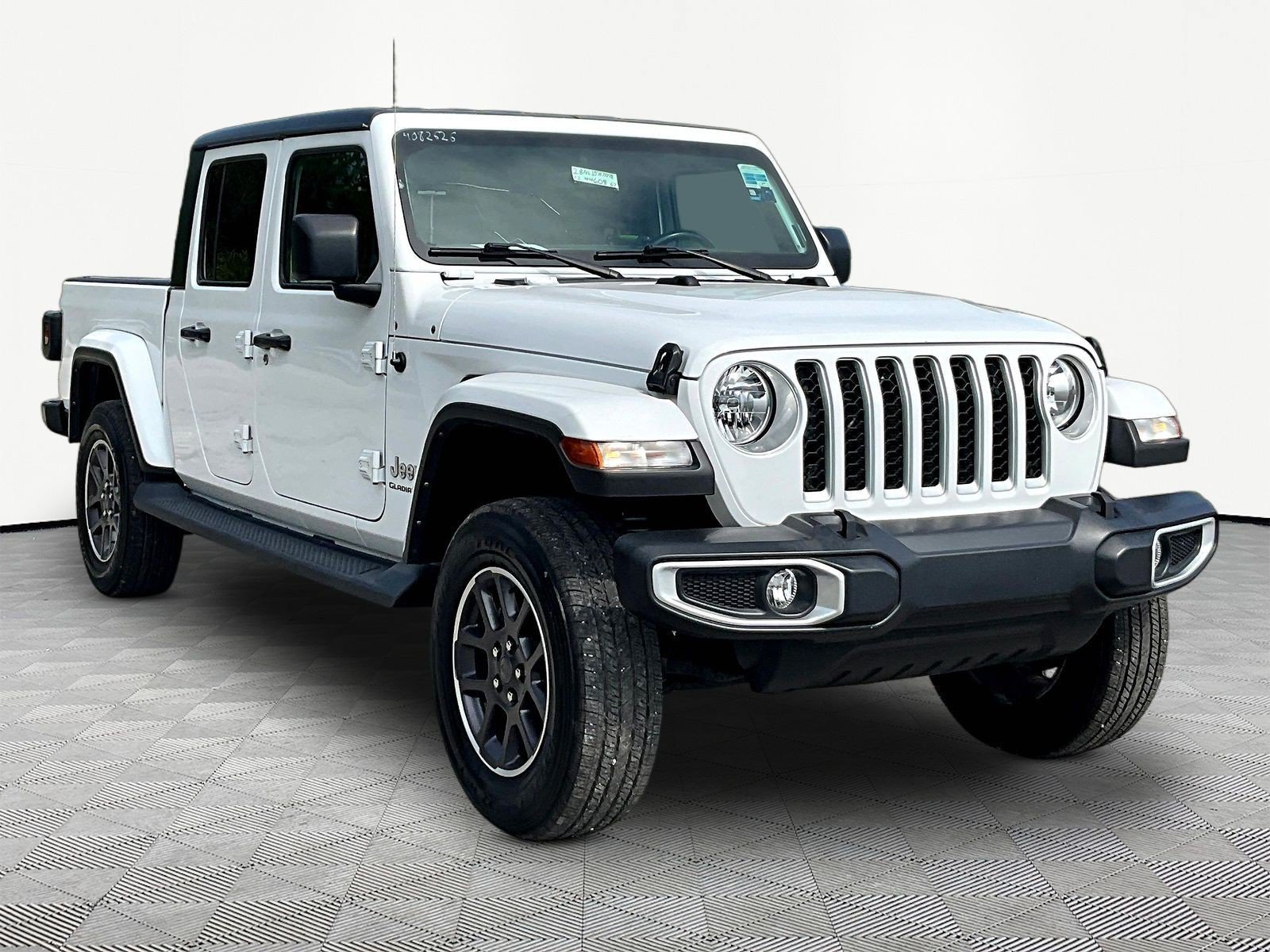 Used 2022 Jeep Gladiator Overland AWD/4WD image 3