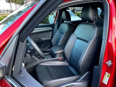 Used 2022 Volkswagen Atlas Cross Sport SE image 8