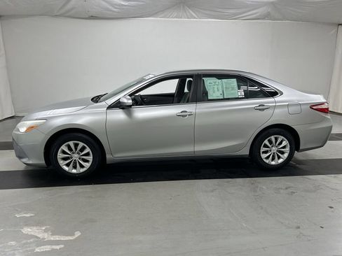 Used 2016 Toyota Camry LE FWD image 6