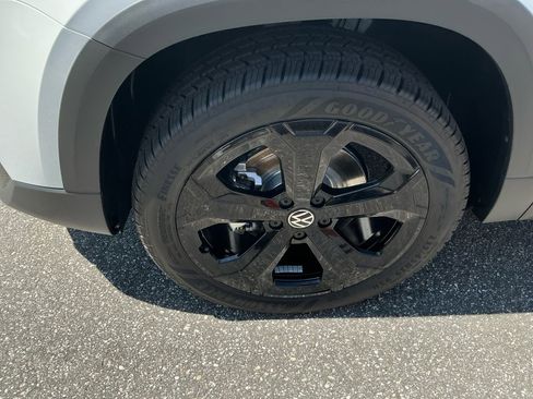New 2025 Volkswagen Taos SEL image 26