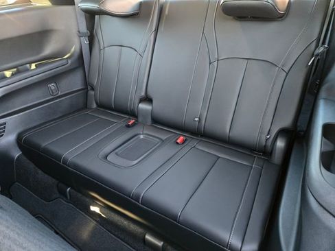 Certified 2025 INFINITI QX60 Luxe w/ Black Edition AWD/4WD image 18