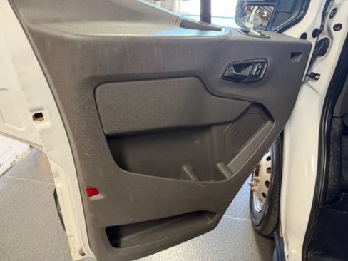 Used 2022 Ford Transit 350 DRW RWD image 7