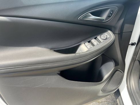 Used 2025 Buick Encore GX Preferred FWD image 18