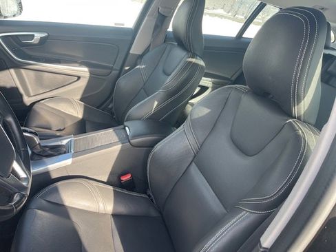 Used 2018 Volvo V60 T5 Dynamic w/ Protection Package image 12