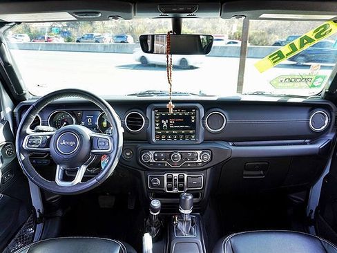 Used 2023 Jeep Wrangler Unlimited Sahara w/ Cold Weather Group image 21