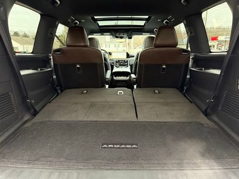 Used 2025 Nissan Armada Platinum Reserve image 11
