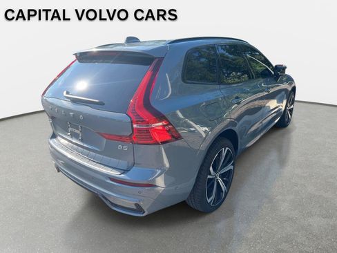 Used 2023 Volvo XC60 B5 Ultimate w/ Climate Package FWD image 3
