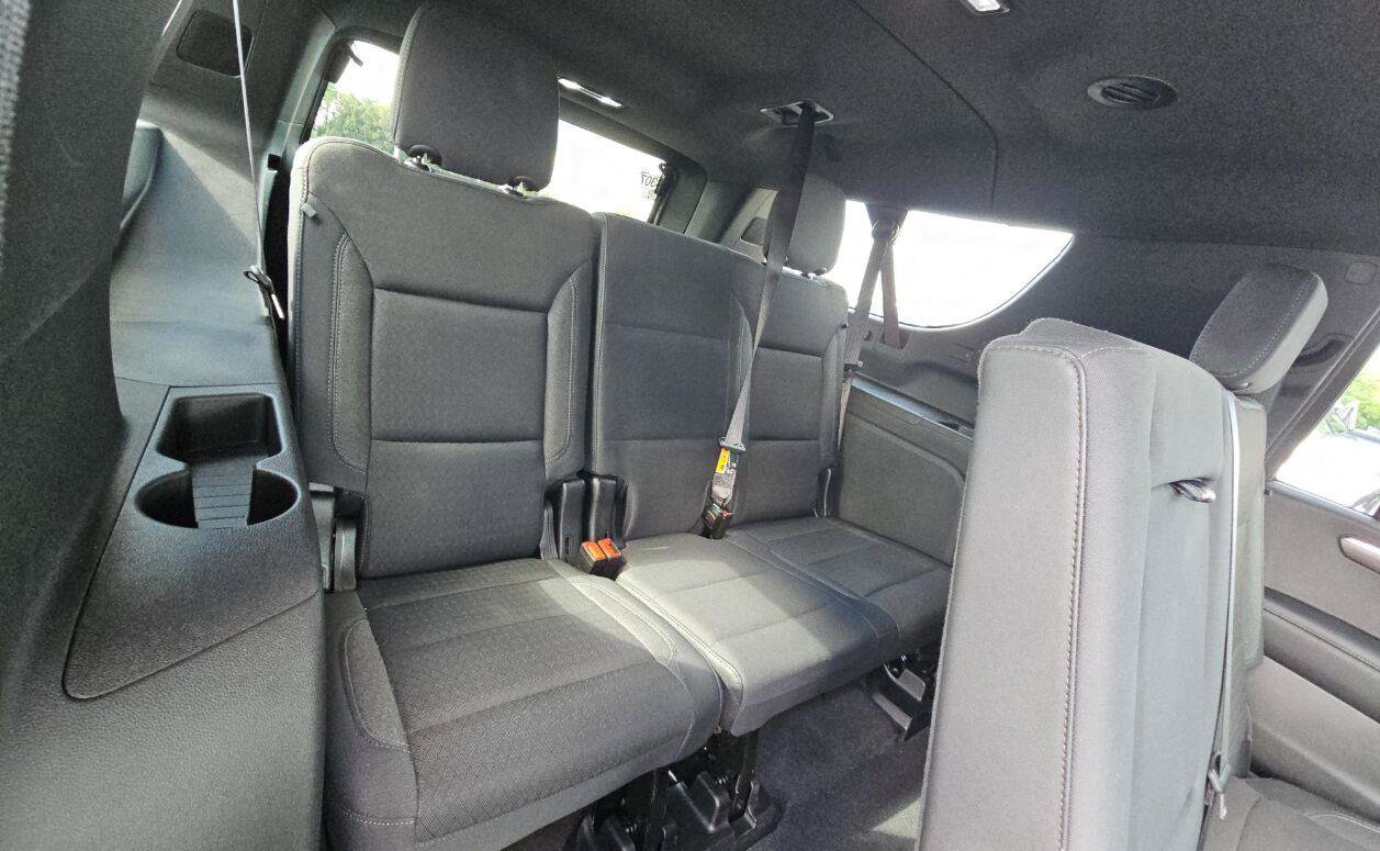 Used 2026 Chevrolet Suburban LS w/ LPO, Dark Essentials Package RWD image 7