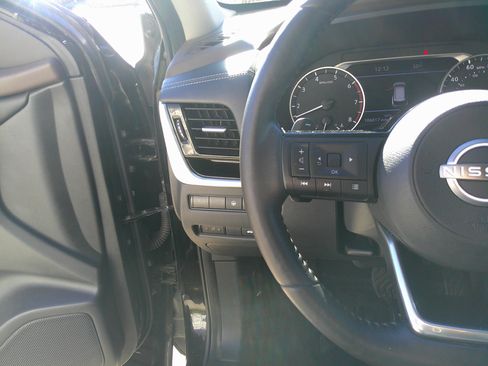 Used 2023 Nissan Rogue SL w/ SL Premium Package image 20