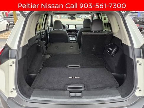Certified 2023 Nissan Rogue Platinum w/ Platinum Premium Package FWD image 9