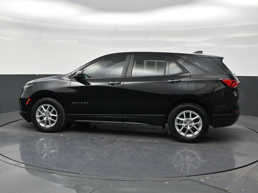 Used 2024 Chevrolet Equinox LS w/ Driver Confidence II Package FWD image 2
