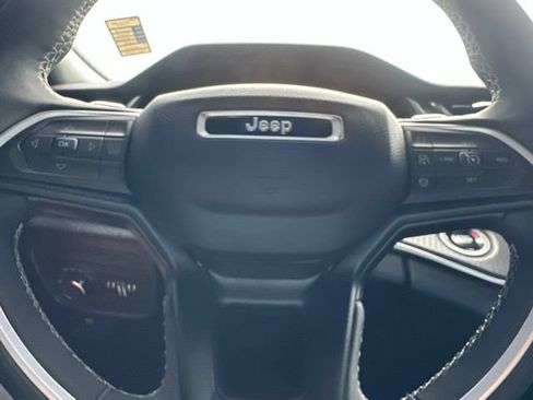 Used 2024 Jeep Grand Cherokee L Altitude RWD image 22