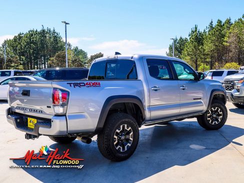 Used 2020 Toyota Tacoma TRD Off-Road w/ Advanced Technology Package image 9