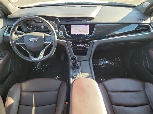 Used 2023 Cadillac XT6 Premium Luxury image 21