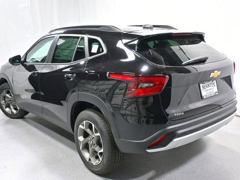 New 2026 Chevrolet Trax LT w/ Driver Confidence Package image 5