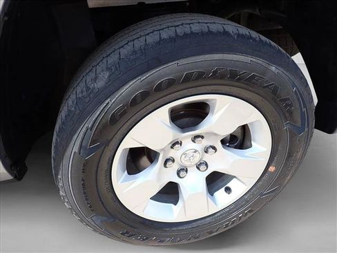 Used 2022 RAM 1500 Big Horn AWD/4WD image 6