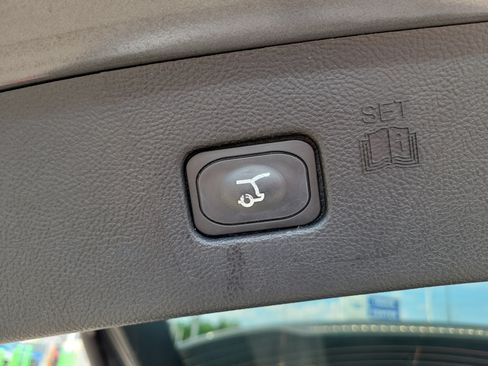 Used 2024 Ford Edge Titanium AWD/4WD image 10