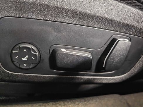 Used 2025 BMW 330i xDrive Sedan w/ Convenience Package image 31