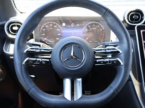 Used 2024 Mercedes-Benz GLC 300 4MATIC image 12