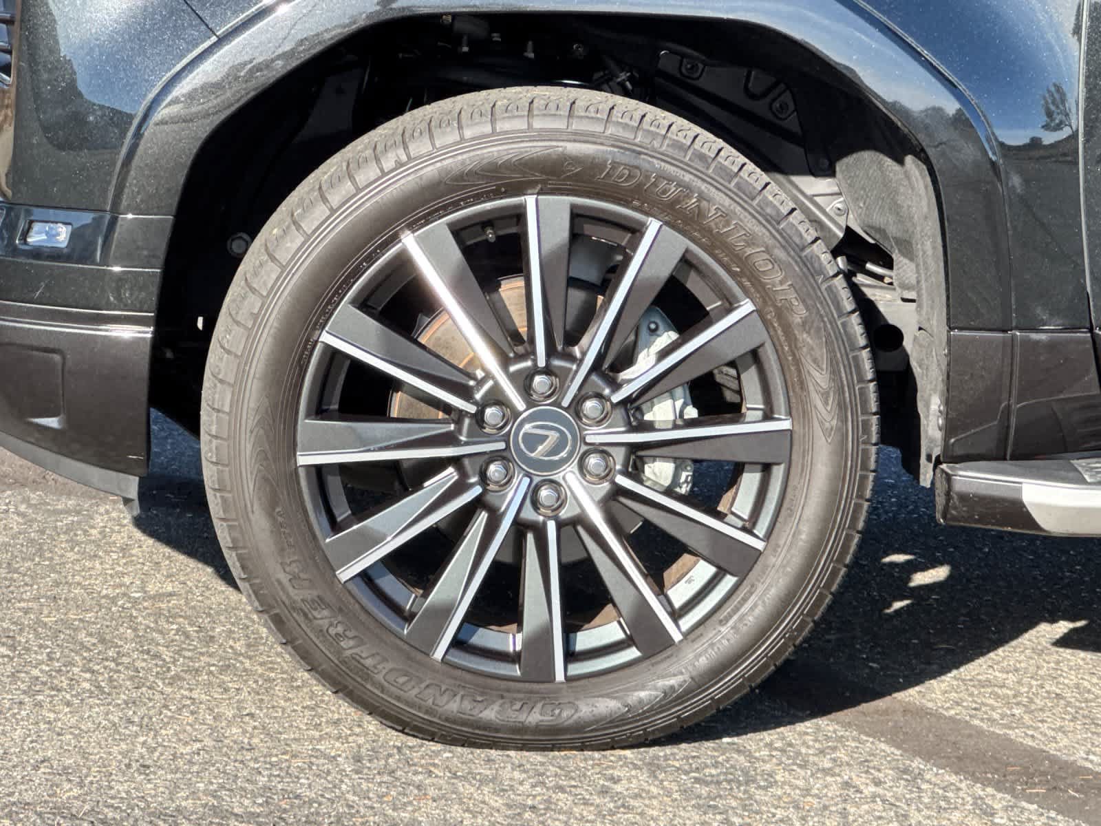 Used 2024 Lexus GX 550 w/ Accessory Package (31) AWD/4WD image 25