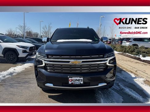 Used 2023 Chevrolet Suburban Premier AWD/4WD image 3