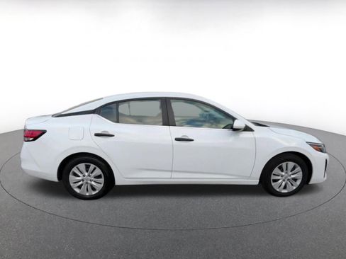 Used 2025 Nissan Sentra S image 16