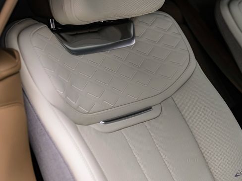 Used 2024 Land Rover Range Rover SV AWD/4WD image 78