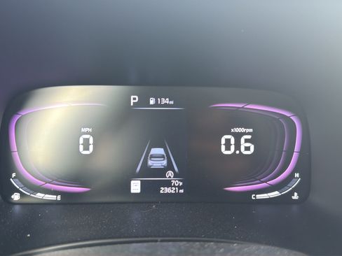 Used 2023 Kia Soul LX w/ LX Technology Package FWD image 10