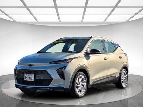 Used 2023 Chevrolet Bolt EUV LT w/ Driver Confidence Package image 9