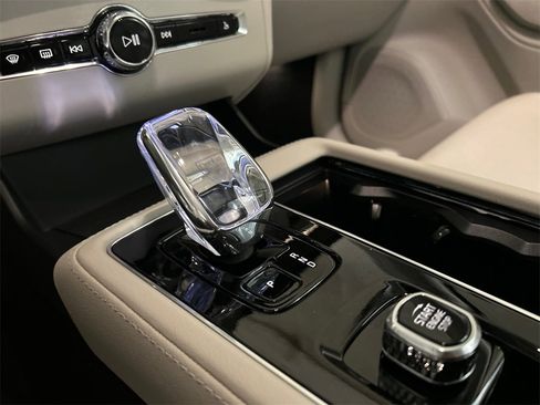 New 2026 Volvo XC90 B6 Ultra w/ Lounge Package image 19