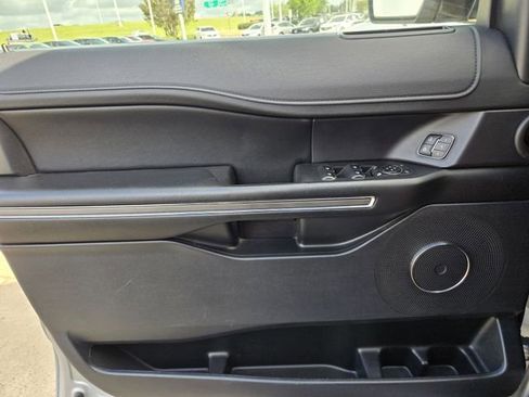 Used 2021 Ford Expedition XLT image 14