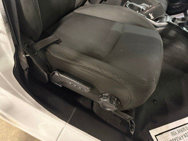 Used 2021 Jeep Wrangler Unlimited Sport AWD/4WD image 11