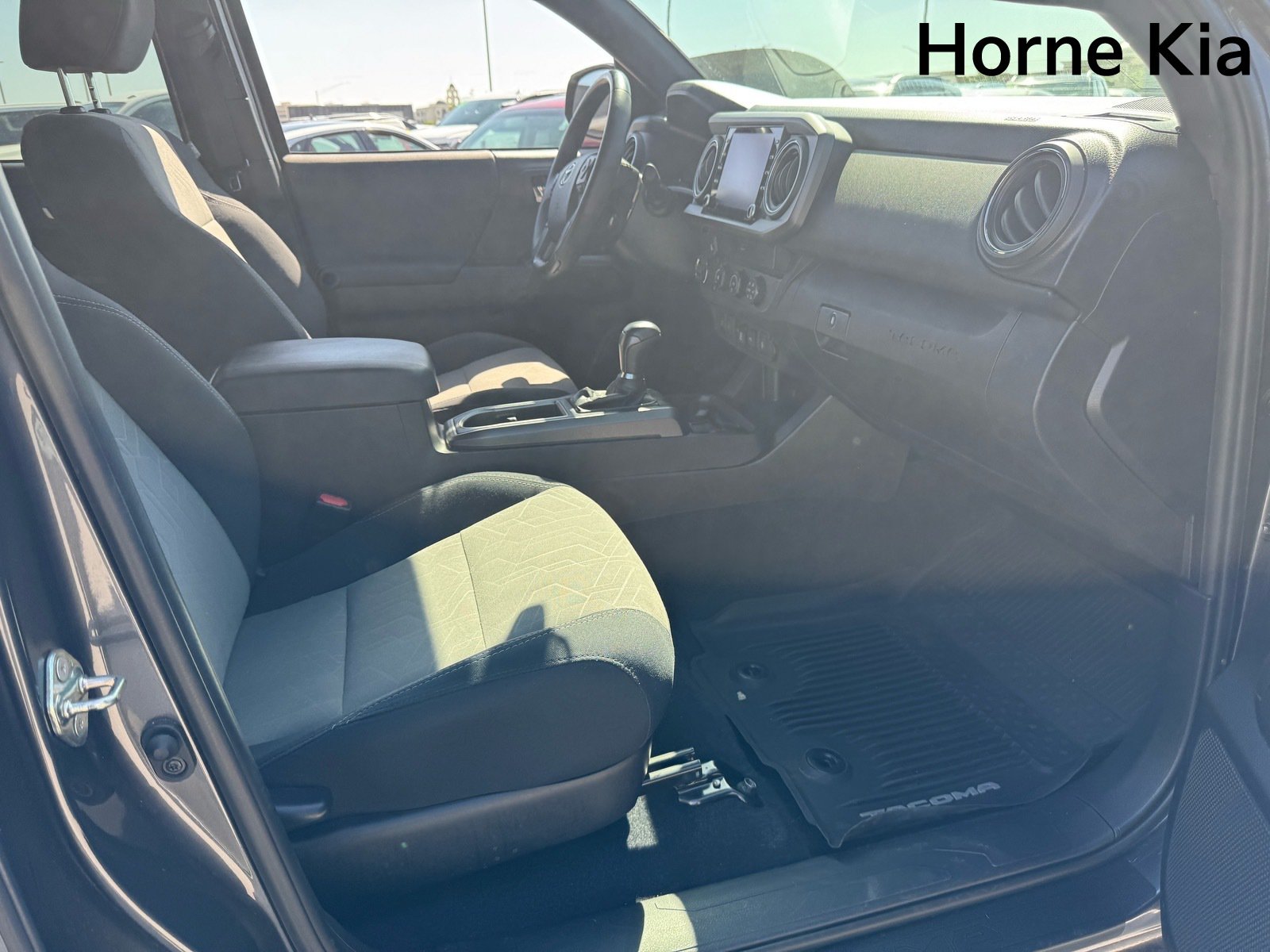 Used 2020 Toyota Tacoma TRD Off-Road w/ Technology Package AWD/4WD image 27