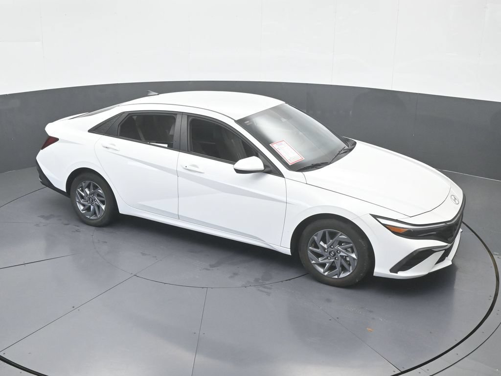 Used 2024 Hyundai Elantra SEL FWD image 53