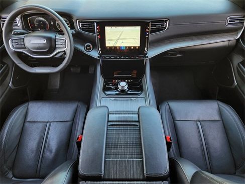 Used 2024 Jeep Wagoneer L Series II w/ Flexible Seating Group image 25